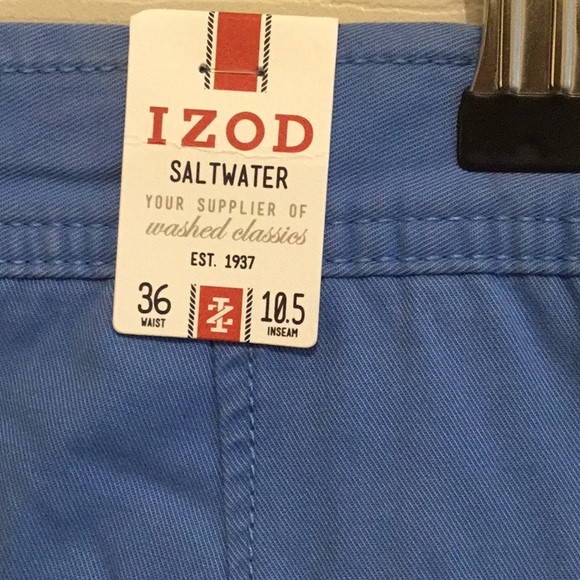 *NWT* Izod flat front shorts. Size 36. Inseam 10.5. - Picture 3 of 4